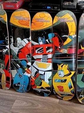 Graphic Skateboard Deck – Black/Red/Yellow